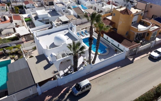 Villa à Villamartin – EE11833