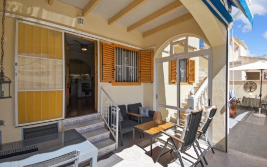 Casa cuádruple en Playa Flamenca – EE11897