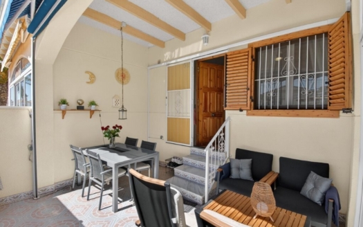 Casa cuádruple en Playa Flamenca – EE11897