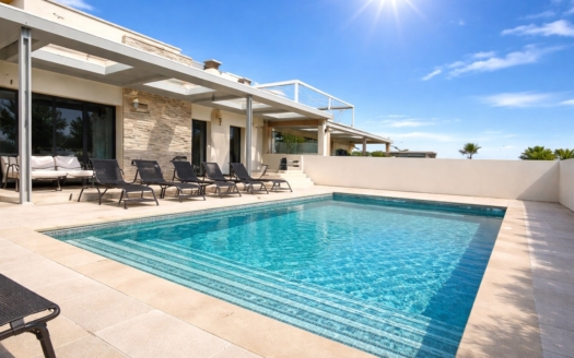 Villa in Los Balcones – EE11213