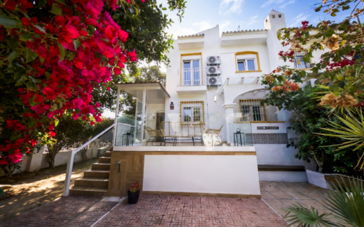 Narożna kamienica w Los Altos, Torrevieja – EE12034