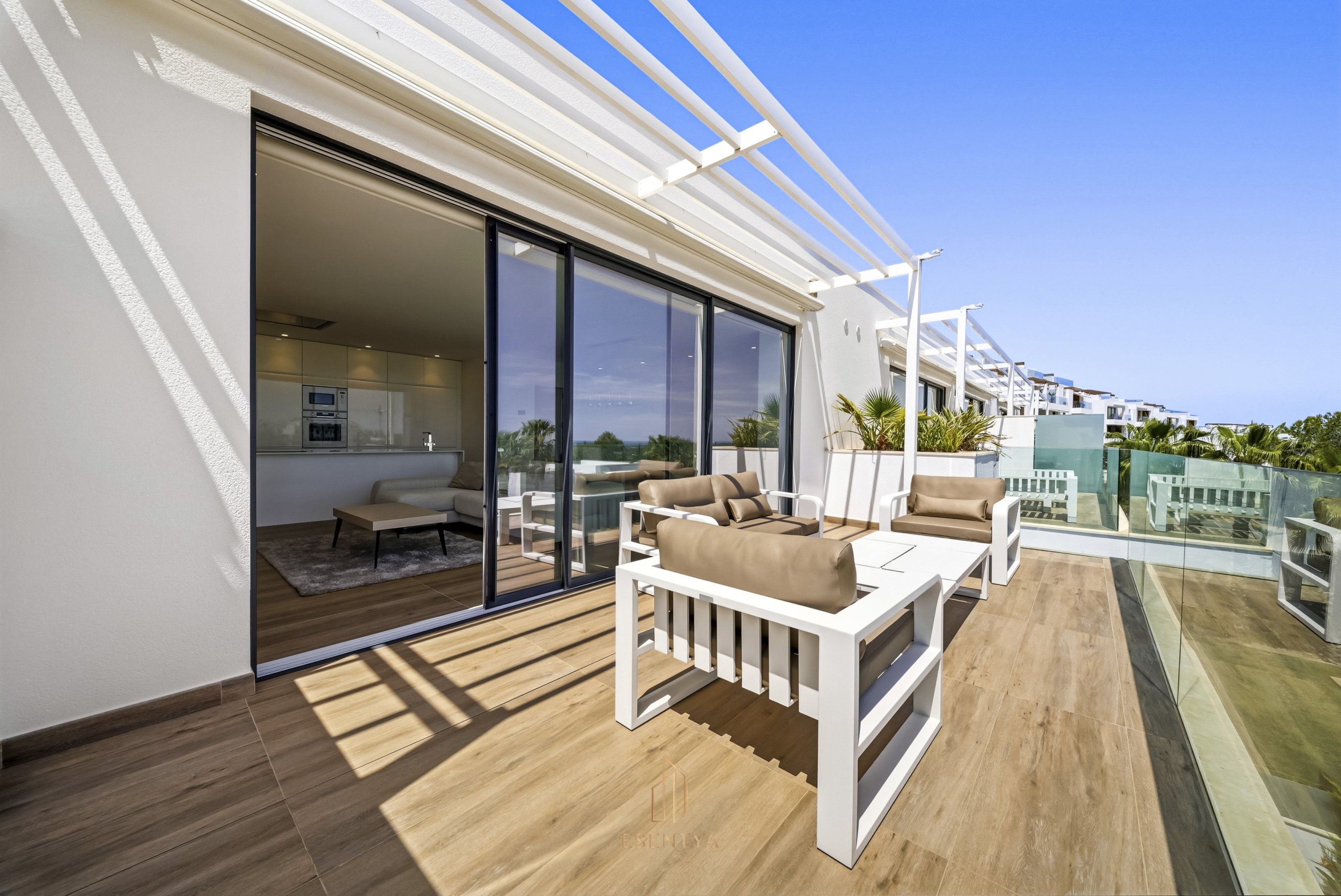 Duplex-penthouse in Las Colinas Golf – EE12424