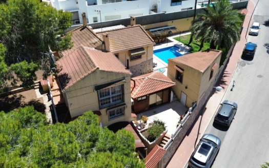 Villa in Los Balcones – EE12421