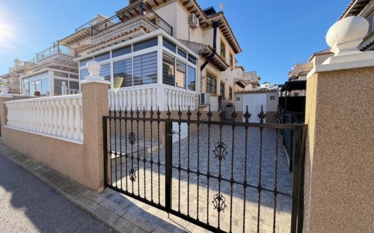 Maison de ville à Orihuela Costa – EE12465