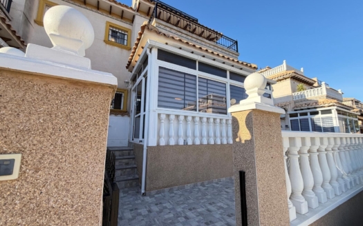 Maison de ville à Orihuela Costa – EE12465