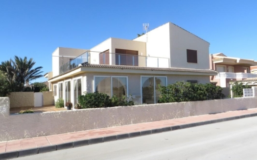 Villa in La Manga del Mar Menor – EE12303