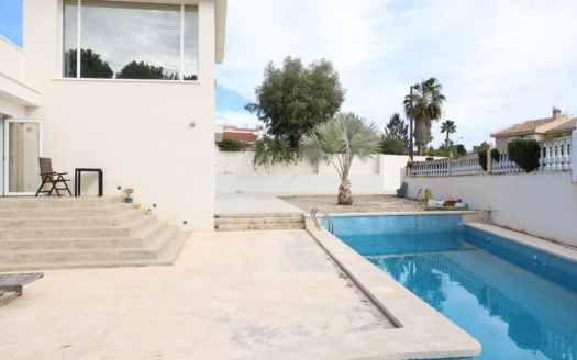 Villa i Ciudad Quesada – EE8302