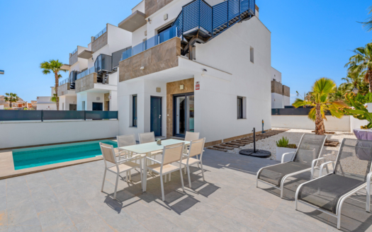 Villa in Torrevieja – EE12057