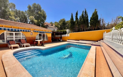 Villa in Torrevieja – EE12423