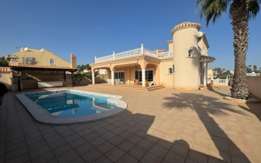 Villa in Orihuela Costa – EE12065