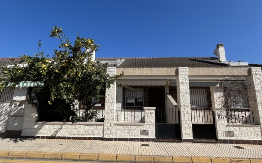 Town House in Torre de La Horadada – EE11512