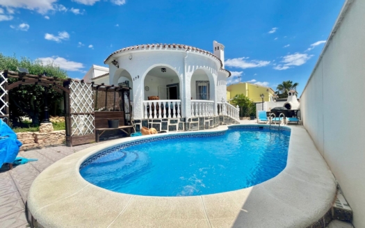 Villa in Orihuela Costa – EE12345