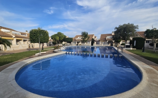 Bungalow en La Zenia – EE10245
