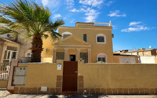 Villa i Torrevieja – EE12331