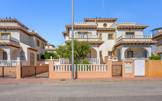 Dom czteroosobowy w Cabo Roig – EE12372