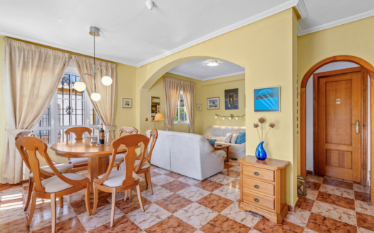 Dom czteroosobowy w Cabo Roig – EE12372