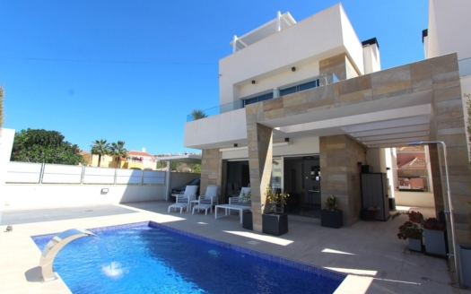 Villa in Villamartin – EE8543