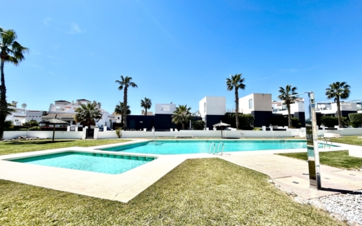Apartment in Villamartin – EE12319