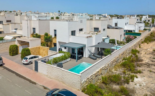 Villa in Ciudad Quesada – EE12360
