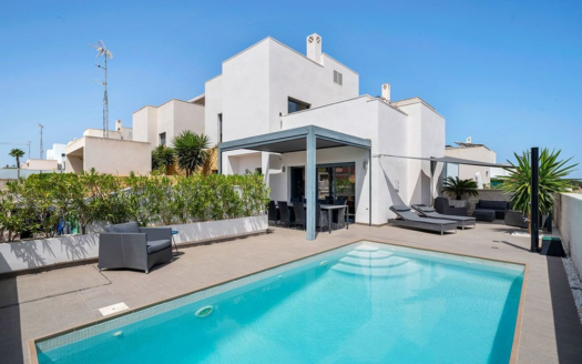 Villa in Ciudad Quesada – EE12360