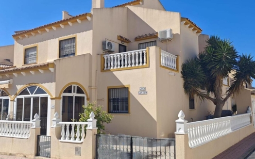 Dom w mieście Orihuela Costa – EE12050