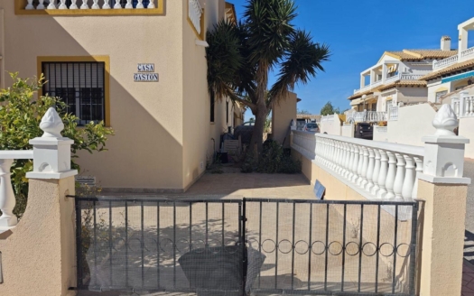 Dom w mieście Orihuela Costa – EE12050