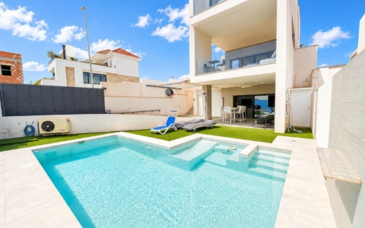 Villa in Ciudad Quesada – EE12357