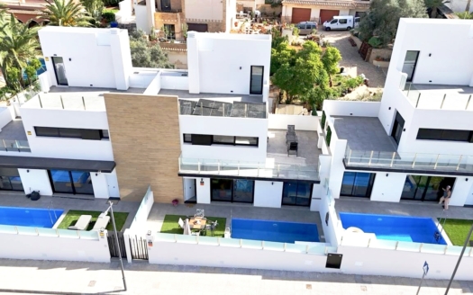 Villa in Villamartin – EE12343