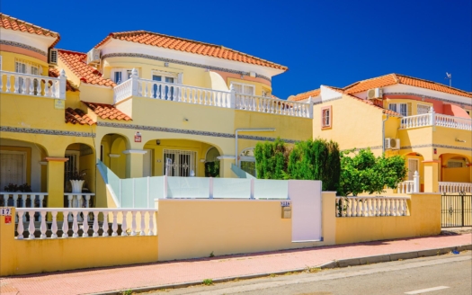 Casa adosada en Orihuela Costa – EE12435