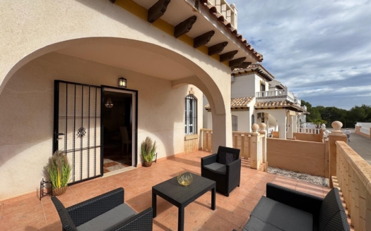Dom w mieście Orihuela Costa – EE12461