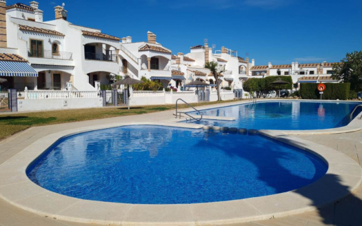 Penthouse à Villamartin – EE11470
