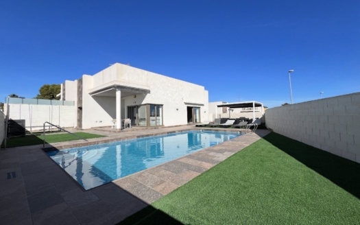Villa i Orihuela Costa – EE12039