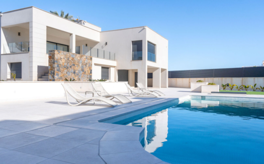 Chalet en Torrevieja – EE12035
