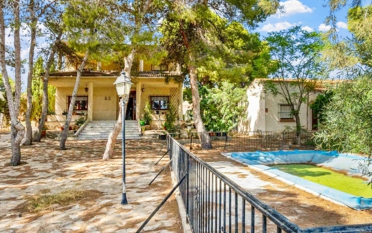 Villa in Torrevieja – EE12339