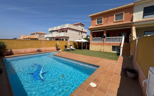 Villa in Aguas Nuevas, Torrevieja – EE12439
