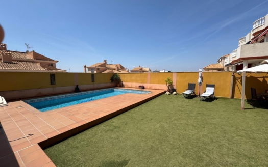 Villa in Aguas Nuevas, Torrevieja – EE12439