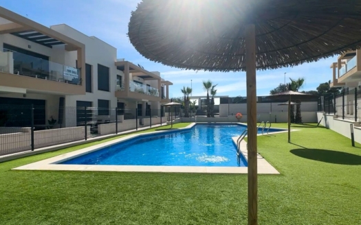 Apartamento en Orihuela Costa – EE12479