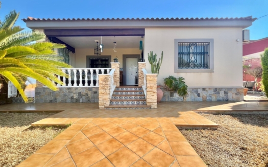 Villa en Torrevieja – EE8672