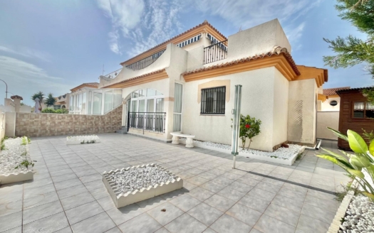 Firemannsbolig i Orihuela Costa – EE12044