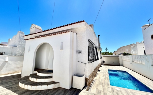 Villa en Villamartín – EE12432