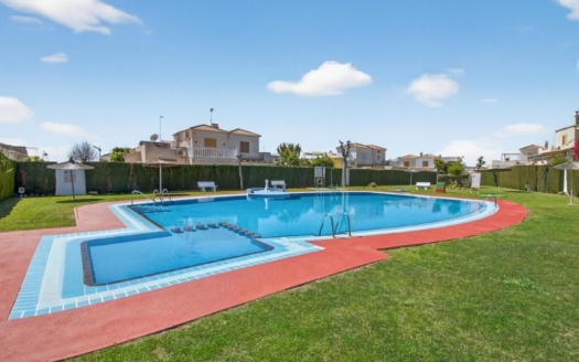 Casa cuádruple en Playa Flamenca – EE11897