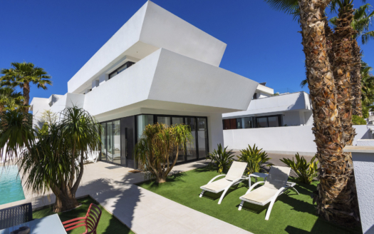 Villa in Ciudad Quesada – EE12338