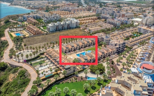 Maison mitoyenne à Cabo Roig – EE12333