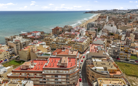 Apartamento con vistas al mar en La Mata, Torrevieja – EE11874