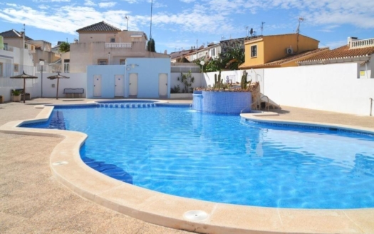 Town House in Torrevieja – EE12928