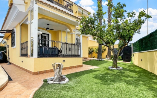 Villa in Orihuela Costa – EE12517