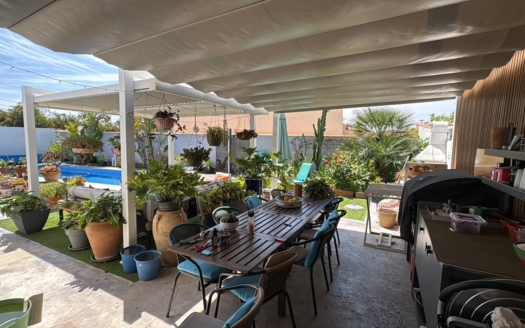 Villa à Torrevieja – EE12575