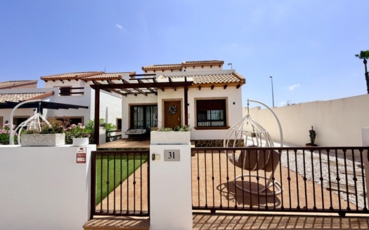 Villa in Ciudad Quesada – EE13009