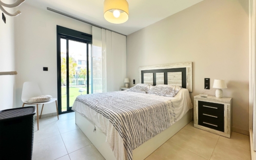 Penthouse in Guardamar del Segura – EE12923