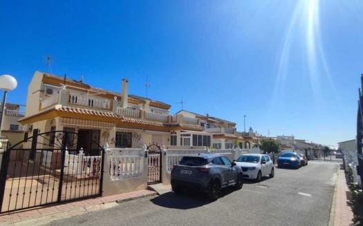 Town House in Playa Flamenca – EE12997